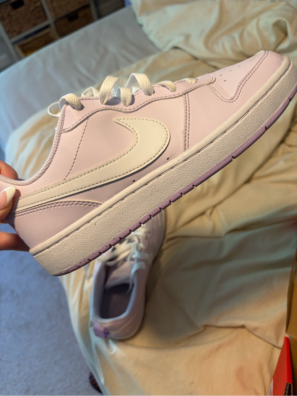 Nike Youth Low-Top Sneakers in Light Purple and White